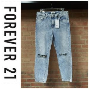 F21 | NWT Mid Rise Straight Fit Jeans